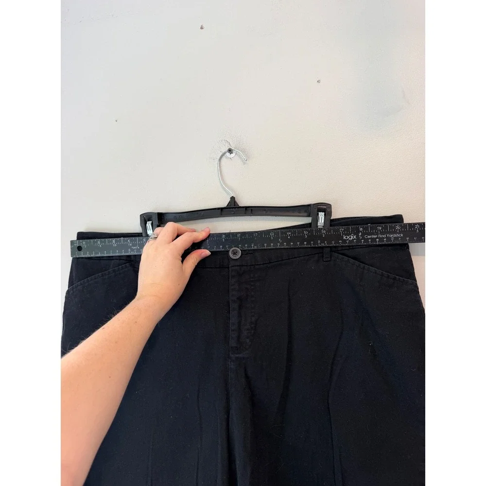 St Johns Bay Womens Black Chino Shorts Size 20W Stretch Cotton Mid Rise Casual